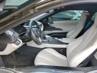 2015 BMW i8 z VIN WBY2Z2C5XFV391220, wystawiony jako Copart lot #49669104 z przebiegiem 47 695 mil mil oraz . Historia ofert i sprzedaży dostępna na DreamBid. Obrazek 7.