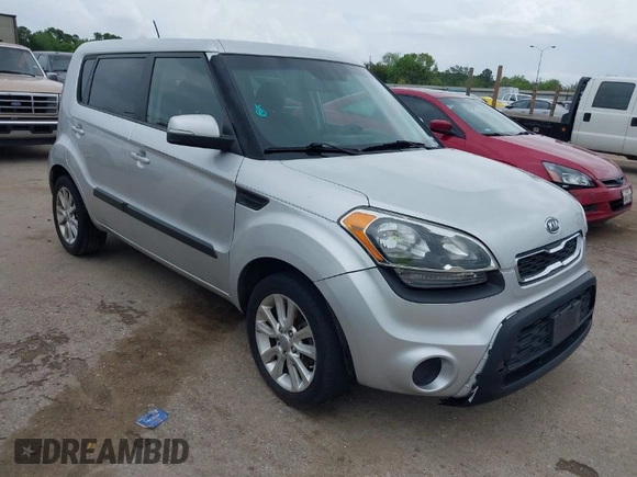 2012 Kia Soul + with VIN KNDJT2A60C7377305, listed as a IAAI auction lot 41902069 with 76,217 mi miles. Bid and sale history available at carsss.com. Image 1.