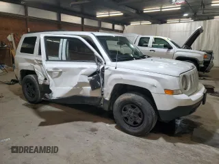 2015 Jeep Patriot Sport with VIN 1C4NJRBB5FD427150, listed as a Copart auction lot 75555184 with 193,810 mi miles and Salvage title. Bid and sale history available at DreamBid. Image 4.