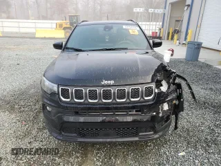 2024 Jeep Compass Latitude Lux with VIN 3C4NJDFN4RT583671, listed as a Copart auction lot 43194835 with 20,124 mi miles and Salvage title. Bid and sale history available at DreamBid. Image 5.