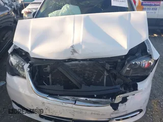 2015 Chrysler Town & Country S with VIN 2C4RC1HG7FR742447, listed as a IAAI auction lot 41814403 with 171,766 mi miles. Bid and sale history available at carsss.com. Image 6.