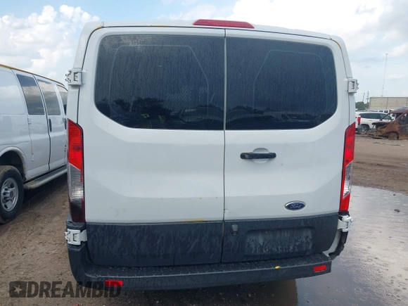 2018 Ford Transit z VIN 1FTYR1ZM6JKA46555, wystawiony jako IAAI lot #42712487 z przebiegiem 212 238 mil mil oraz . Historia ofert i sprzedaży dostępna na DreamBid. Obrazek 16.