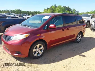 2011 Toyota Sienna LE AAS with VIN 5TDKK3DC5BS002349, listed as a IAAI auction lot 42058258 with 284,140 mi miles. Bid and sale history available at carsss.com. Image 17.