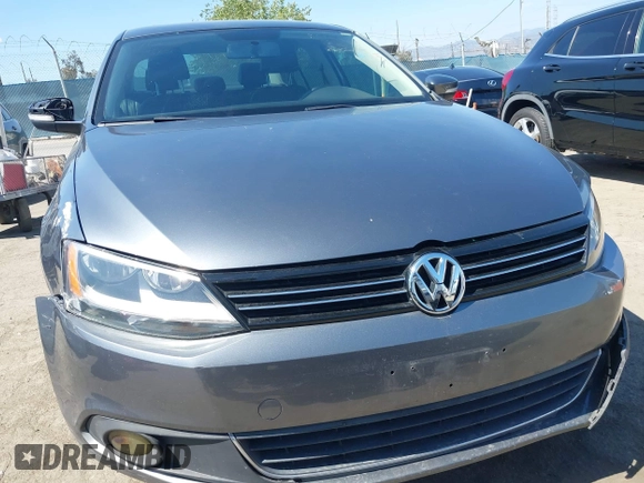 2013 Volkswagen Jetta SE with VIN 3VWDP7AJ8DM436818, listed as a IAAI auction lot 42386196 with 121,043 mi miles and . Bid and sale history available at DreamBid. Image 12.