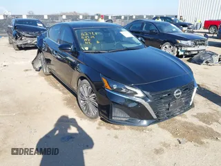 2023 Nissan Altima SL with VIN 1N4BL4EV3PN307743, listed as a IAAI auction lot 41236574 with 31,992 mi miles and . Bid and sale history available at carsss.com. Image 1.