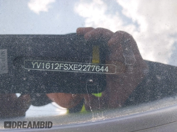 2014 Volvo S60 T5 z VIN YV1612FSXE2277644, wystawiony jako IAAI lot #42405453 z przebiegiem Nie podano mil oraz . Historia ofert i sprzedaży dostępna na DreamBid. Obrazek 9.