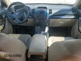 2011 Kia Sorento EX z VIN 5XYKUDA22BG062985, wystawiony jako Copart lot #56215815 z przebiegiem 118 109 mil mil oraz Czysty tytuł • Clean title. Historia ofert i sprzedaży dostępna na DreamBid. Obrazek 8.