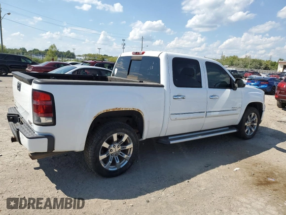 2007 GMC Sierra Denali z VIN 2GTEK638871658295, wystawiony jako Copart lot #70327344 z przebiegiem 179 080 mil mil oraz Szkody całkowita. Historia ofert i sprzedaży dostępna na DreamBid. Obrazek 3.