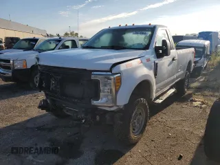 2017 Ford Super Duty F-250 SRW XLT with VIN 1FTBF2B60HEB57207, listed as a Copart auction lot 70478964 with 72,175 mi miles and Salvage Title. Bid and sale history available at carsss.com. Image 1.