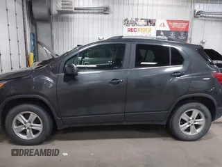 2017 Chevrolet Trax LT z VIN 3GNCJPSB4HL225450, wystawiony jako IAAI lot #42251420 z przebiegiem 54 199 mil mil oraz . Historia ofert i sprzedaży dostępna na DreamBid. Obrazek 14.