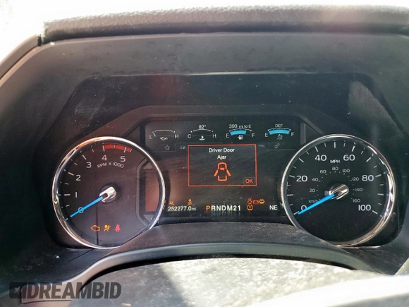 2017 Ford F-250 Lariat with VIN 1FT7W2BT1HEE01023, listed as a Copart auction lot 60861445 with 252,277 mi miles and Salvage title. Bid and sale history available at DreamBid. Image 9.