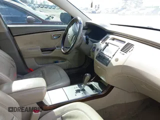 2009 Hyundai Azera Limited z VIN KMHFC46F59A428900, wystawiony jako IAAI lot #41234438 z przebiegiem 258 219 mil mil oraz . Historia ofert i sprzedaży dostępna na DreamBid. Obrazek 5.