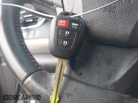 2015 Toyota Camry XLE with VIN 4T1BF1FK0FU960051, listed as a IAAI auction lot 42125452 with 117,047 mi miles and . Bid and sale history available at DreamBid. Image 11.
