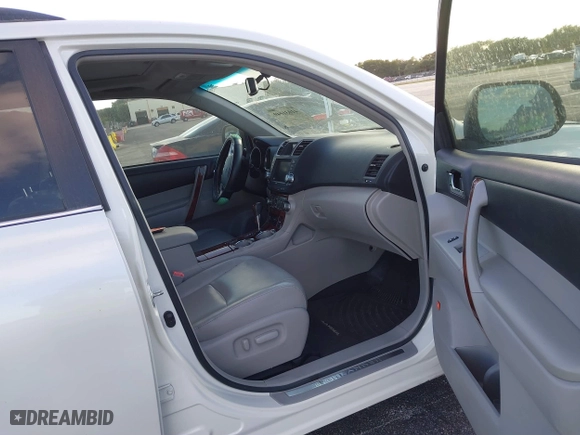 2012 Toyota Highlander Limited with VIN 5TDYK3EH3CS065911, listed as a IAAI auction lot 41031649 with 158,162 mi miles. Bid and sale history available at carsss.com. Image 5.