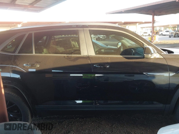 2024 Volkswagen Atlas SE with VIN 1V2JE2CA3RC230888, listed as a IAAI auction lot 42130359 with 17,269 mi miles and . Bid and sale history available at DreamBid. Image 14.