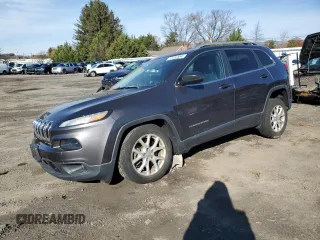 2018 Jeep Cherokee Latitude Plus with VIN 1C4PJLLB1JD512001, listed as a Copart auction lot 77412584 with 40,637 mi miles and Salvage title. Bid and sale history available at DreamBid. Image 1.