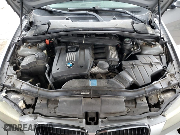 2009 BMW 3 Series 328i xDrive z VIN WBAPK73519A453752, wystawiony jako Copart lot #59402915 z przebiegiem 113 227 mil mil oraz Czysty tytuł • Clean title. Historia ofert i sprzedaży dostępna na DreamBid. Obrazek 11.