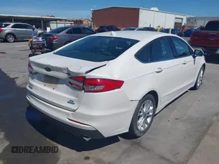 2019 Ford Fusion SE with VIN 3FA6P0HD0KR215531, listed as a IAAI auction lot 41867778 with 101,893 mi miles. Bid and sale history available at carsss.com. Image 4.