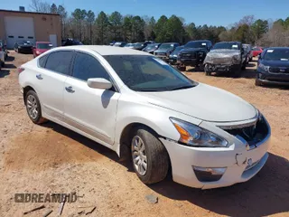 2015 Nissan Altima 2.5 S with VIN 1N4AL3AP2FC132182, listed as a IAAI auction lot 41782092 with 146,651 mi miles. Bid and sale history available at carsss.com. Image 1.