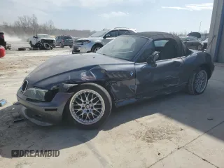 2000 BMW Z3 2.8 z VIN 4USCH3348YLF43514, wystawiony jako Copart lot #49419295 z przebiegiem 139 107 mil mil oraz Szkoda całkowita • Salvage title. Historia ofert i sprzedaży dostępna na DreamBid. Obrazek 1.