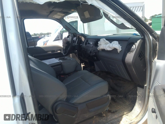 2016 Ford F-250 XLT z VIN 1FT7X2A6XGEB78343, wystawiony jako IAAI lot #30599328 z przebiegiem 135 216 mil mil oraz . Historia ofert i sprzedaży dostępna na DreamBid. Obrazek 5.