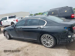 2017 BMW 7 Series 750i z VIN WBA7F0C31HGM22135, wystawiony jako IAAI lot #41919264 z przebiegiem 63 226 mil mil oraz . Historia ofert i sprzedaży dostępna na DreamBid. Obrazek 15.