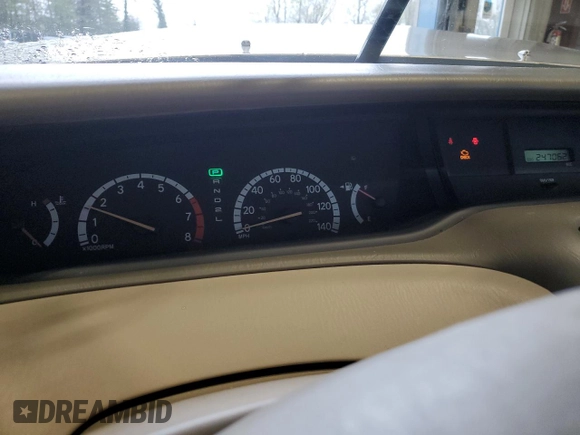 2000 Toyota Avalon XL with VIN 4T1BF28B1YU033159, listed as a Copart auction lot 52796755 with 247,062 mi miles and Salvage Title. Bid and sale history available at DreamBid. Image 9.