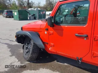 2020 Jeep Gladiator Sport S z VIN 1C6HJTAG0LL149161, wystawiony jako IAAI lot #42071132 z przebiegiem 153 062 mil mil oraz . Historia ofert i sprzedaży dostępna na DreamBid. Obrazek 17.