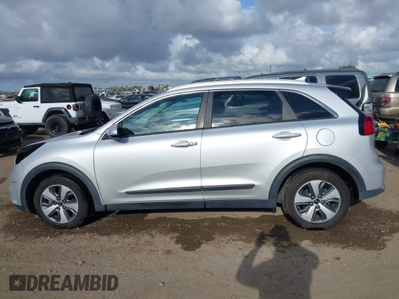 2019 Kia Niro EX with VIN KNDCC3LC8K5351854, listed as a IAAI auction lot 42064374 with 82,117 mi miles. Bid and sale history available at carsss.com. Image 15.