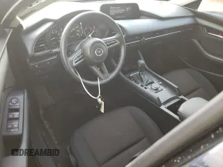 2022 Mazda 3 S z VIN JM1BPAAL1N1506795, wystawiony jako Copart lot #82496954 z przebiegiem 18 693 mil mil oraz Szkoda całkowita • Salvage title. Historia ofert i sprzedaży dostępna na DreamBid. Obrazek 8.