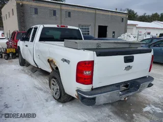 2009 Chevrolet Silverado 1500 LT w/1LT with VIN 1GCEK19J89E144154, listed as a IAAI auction lot 41588831 with 228,237 mi miles. Bid and sale history available at carsss.com. Image 14.