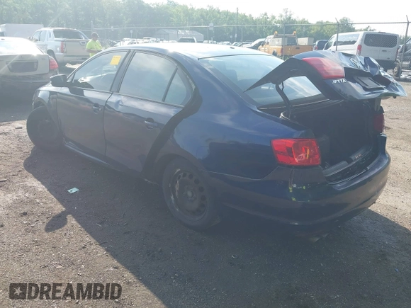 2012 Volkswagen Jetta SE with VIN 3VWDP7AJ0CM086860, listed as a IAAI auction lot 42751399 with 177,890 mi miles and . Bid and sale history available at DreamBid. Image 3.