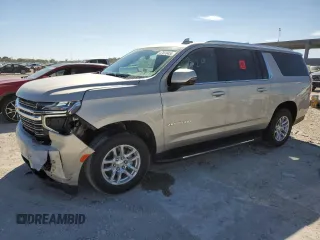 2021 Chevrolet Suburban LT z VIN 1GNSCCKD0MR313964, wystawiony jako Copart lot #47876455 z przebiegiem 30 213 mil mil oraz Szkoda całkowita • Salvage title. Historia ofert i sprzedaży dostępna na DreamBid. Obrazek 1.