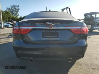 2017 Jaguar XF 35t Premium z VIN SAJBD4BV7HCY33657, wystawiony jako Copart lot #83397324 z przebiegiem 52 520 mil mil oraz Szkoda całkowita • Salvage title. Historia ofert i sprzedaży dostępna na DreamBid. Obrazek 6.