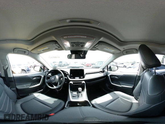2024 Toyota RAV4 Hybrid XLE Premium z VIN JTMB6RFV5RJ059437, wystawiony jako IAAI lot #42485203 z przebiegiem 4 200 mil mil oraz . Historia ofert i sprzedaży dostępna na DreamBid. Obrazek 20.