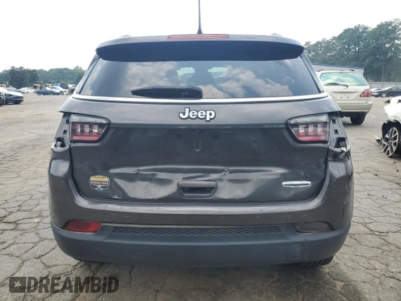 2022 Jeep Compass Altitude z VIN 3C4NJCBB0NT214340, wystawiony jako Copart lot #58775685 z przebiegiem 68 473 mil mil oraz Szkoda całkowita • Salvage title. Historia ofert i sprzedaży dostępna na DreamBid. Obrazek 6.