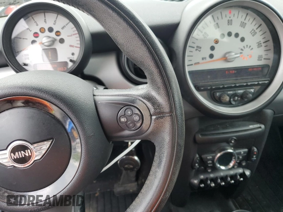 2011 MINI Hardtop with VIN WMWSU3C51BT183770, listed as a Copart auction lot 57337375 with 109,216 mi miles and Clean Title. Bid and sale history available at DreamBid. Image 9.