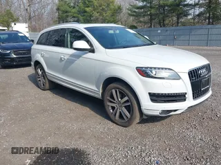 2015 Audi Q7 3.0T Premium Plus with VIN WA1LGAFE9FD029302, listed as a IAAI auction lot 41923907 with 106,374 mi miles. Bid and sale history available at carsss.com. Image 1.