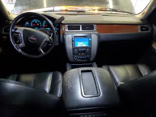 2008 GMC Yukon XL SLE w/3SA with VIN 1GKFC16068R147935, listed as a Copart auction lot 73584174 with 395,875 mi miles and Salvage Title. Bid and sale history available at carsss.com. Image 8.