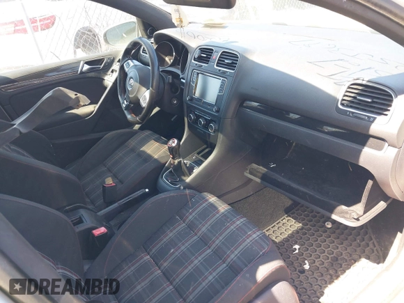 2010 Volkswagen GTI с VIN WVWGV9AJ1AW234755, выставлен на аукционе IAAI как лот 42002774 с пробегом Не указан миль и . История ставок и продаж доступна на DreamBid. Изображение 5.