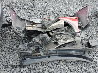 2015 Toyota RAV4 LE z VIN JTMBFREV1FD147591, wystawiony jako Copart lot #64613005 z przebiegiem 119 718 mil mil oraz Szkoda całkowita • Salvage title. Historia ofert i sprzedaży dostępna na DreamBid. Obrazek 13.