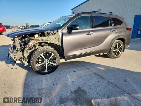 2022 Toyota Highlander XSE with VIN 5TDJZRAH4NS108547, listed as a Copart auction lot 61904085 with 69,309 mi miles and Salvage title. Bid and sale history available at DreamBid. Image 1.
