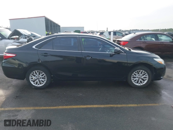 2017 Toyota Camry XLE z VIN 4T1BF1FK8HU343001, wystawiony jako IAAI lot #41487686 z przebiegiem 214 682 mil mil oraz . Historia ofert i sprzedaży dostępna na DreamBid. Obrazek 13.