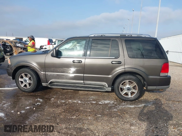 2005 Lincoln Aviator z VIN 5LMEU68H45ZJ07216, wystawiony jako IAAI lot #41778556 z przebiegiem 175 367 mil mil oraz . Historia ofert i sprzedaży dostępna na DreamBid. Obrazek 14.