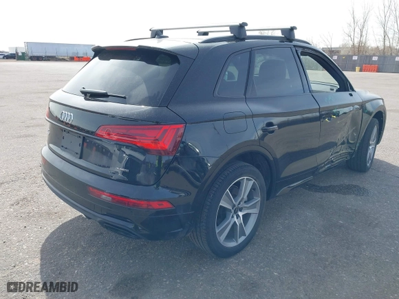 2025 Audi Q5 S line Premium with VIN WA1GAAFY9S2021963, listed as a IAAI auction lot 41840606 with 6,900 mi miles. Bid and sale history available at carsss.com. Image 4.