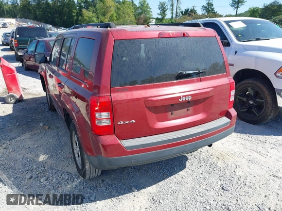 2015 Jeep Patriot Altitude z VIN 1C4NJRBB9FD268780, wystawiony jako IAAI lot #40386558 z przebiegiem 85 756 mil mil oraz . Historia ofert i sprzedaży dostępna na DreamBid. Obrazek 3.