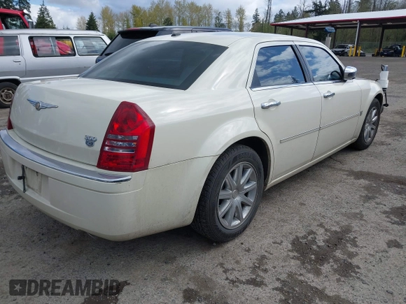 2007 Chrysler 300 C with VIN 2C3KA63HX7H898174, listed as a IAAI auction lot 42000604 with 73,493 mi miles. Bid and sale history available at carsss.com. Image 4.