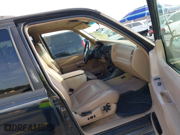1999 Mercury Mountaineer z VIN 4M2ZU52P9XUJ11372, wystawiony jako IAAI lot #41849011 z przebiegiem 286 379 mil mil oraz . Historia ofert i sprzedaży dostępna na DreamBid. Obrazek 5.