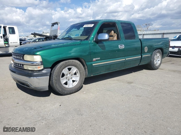 1999 Chevrolet Silverado 1500 LS with VIN 2GCEC19T5X1172300, listed as a Copart auction lot 48390105 with 225,713 mi miles and Salvage Title. Bid and sale history available at carsss.com. Image 1.