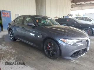 2019 Alfa Romeo Giulia Ti Sport with VIN ZARFANBN2K7622452, listed as a Copart auction lot 81540384 with 58,193 mi miles and Non Repairable. Bid and sale history available at carsss.com. Image 4.